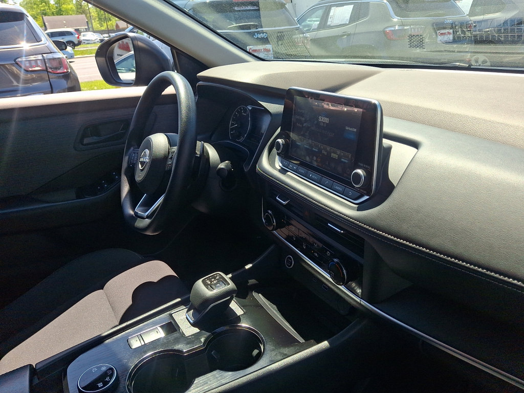 Used 2023 Nissan Rogue S AWD/4WD image 12