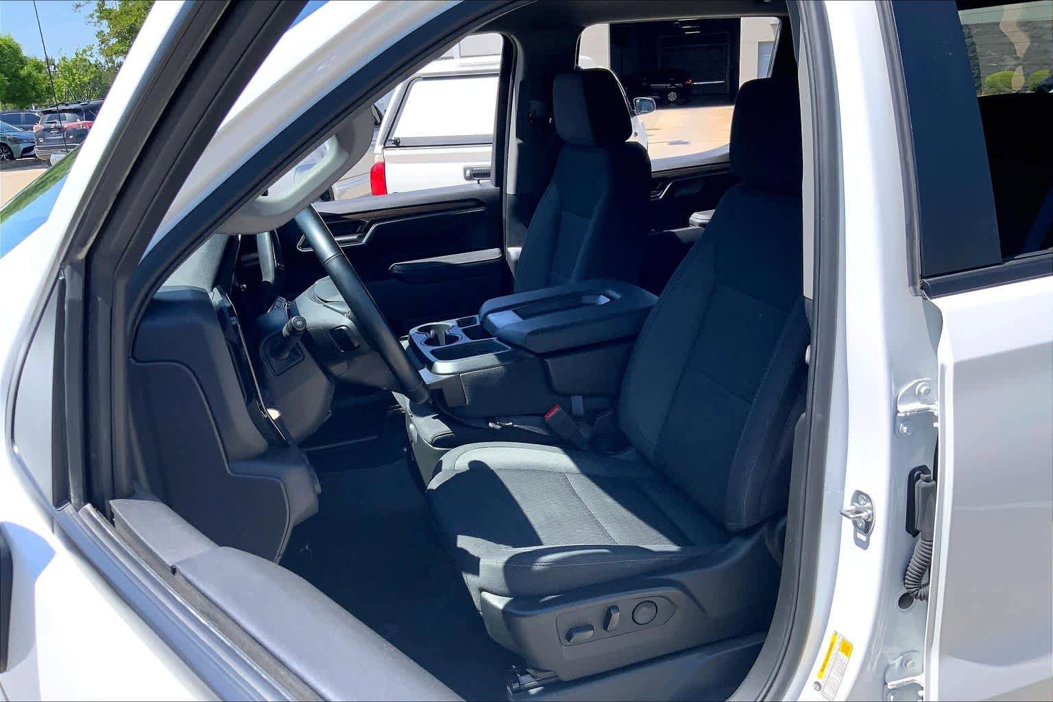 Used 2025 Chevrolet Silverado 1500 LT RWD image 8