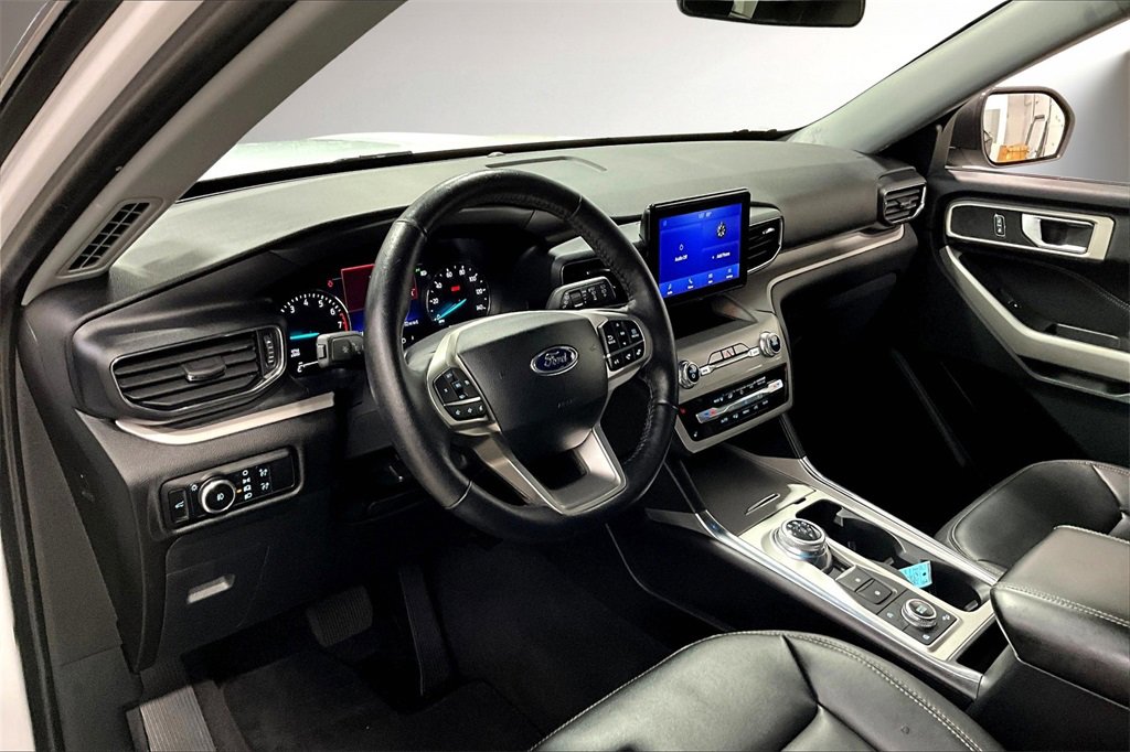 Used 2023 Ford Explorer XLT w/ Equipment Group 202A image 17