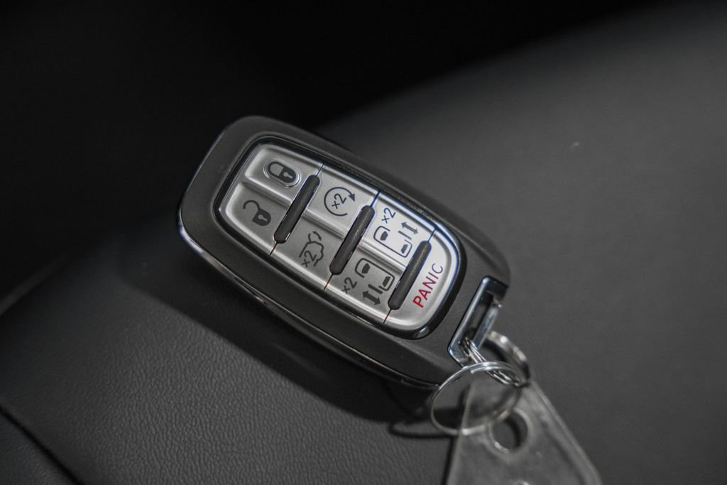 New 2026 Chrysler Pacifica Select image 31