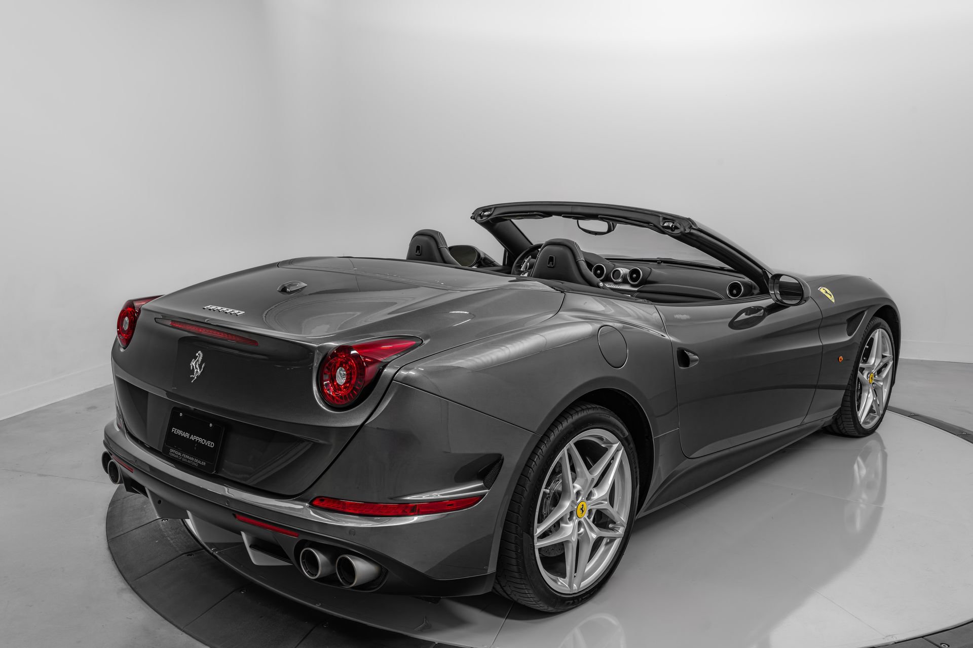 Certified 2016 Ferrari California T RWD image 10
