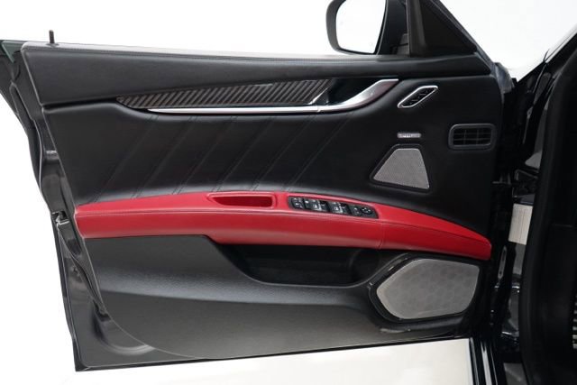 Used 2022 Maserati Ghibli Trofeo image 18