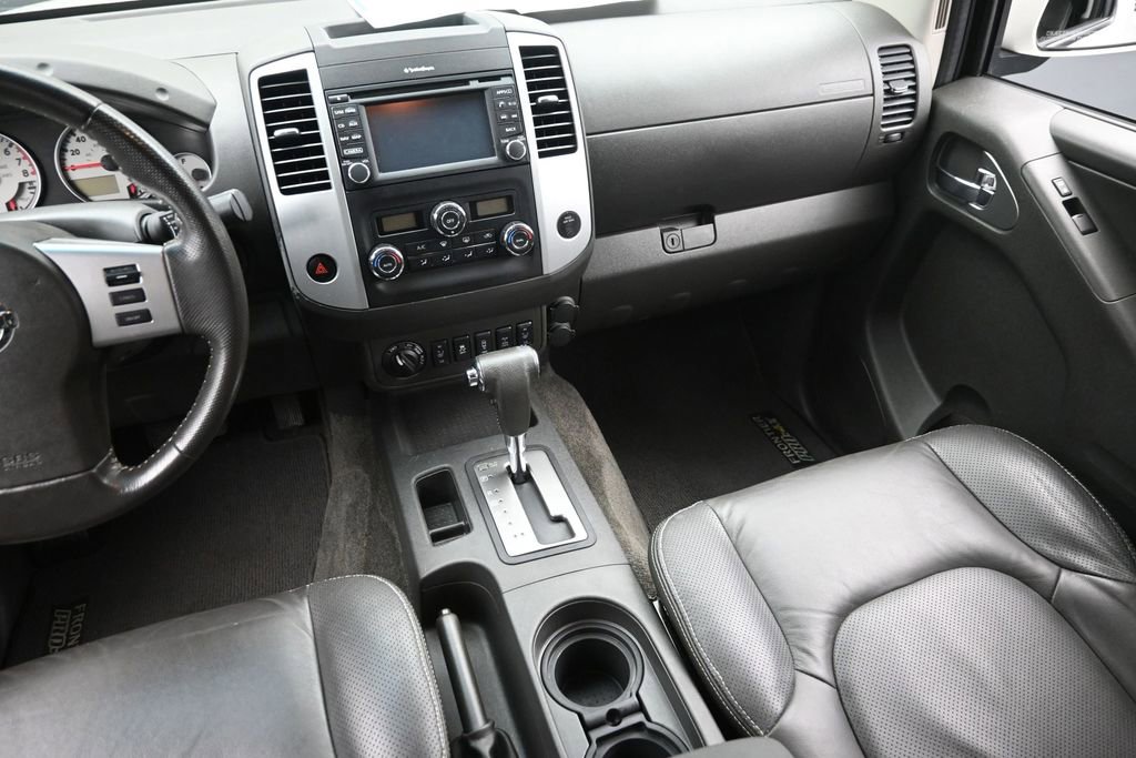 Used 2015 Nissan Frontier PRO-4X w/ Pro-4x Luxury Package AWD/4WD image 12