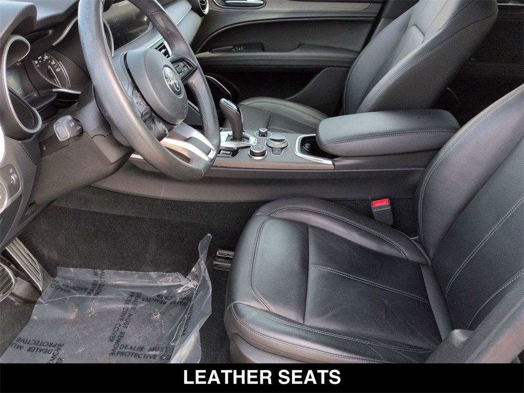 Used 2023 Alfa Romeo Stelvio Ti image 3