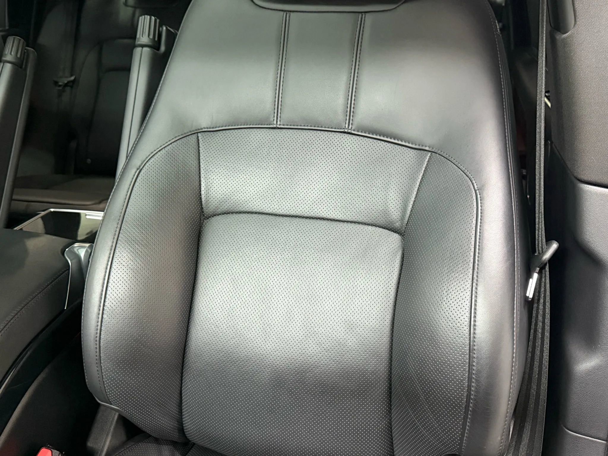 Used 2019 Land Rover Range Rover Long Wheelbase Supercharged AWD/4WD image 21