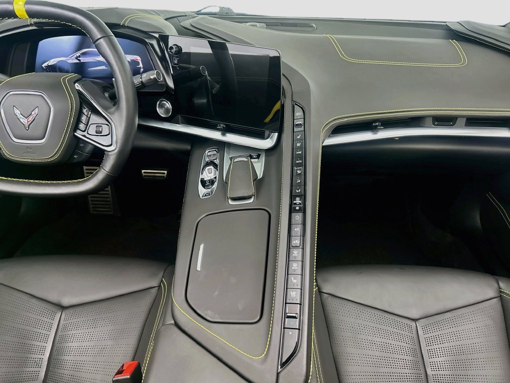Used 2022 Chevrolet Corvette Stingray Premium Cpe w/ Z51 Performance Package RWD image 13