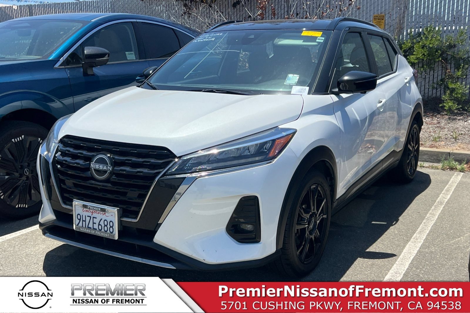 Certified 2023 Nissan Kicks SR FWD image 1