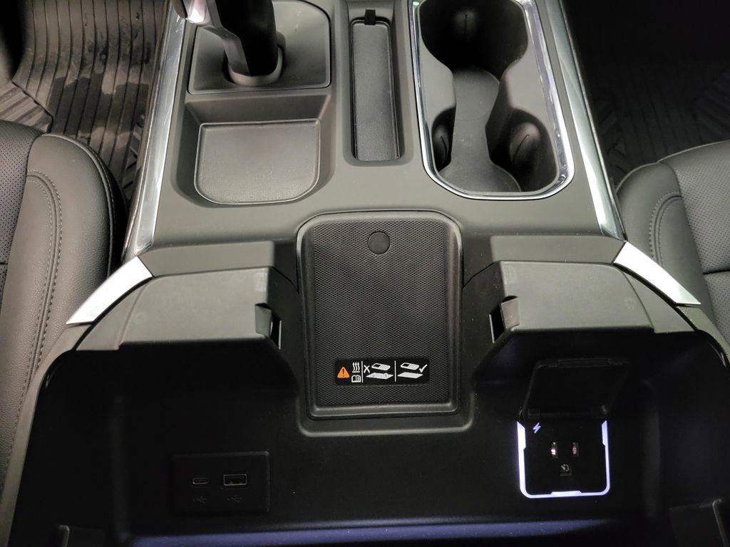 Used 2025 Chevrolet Silverado 1500 LTZ AWD/4WD image 8