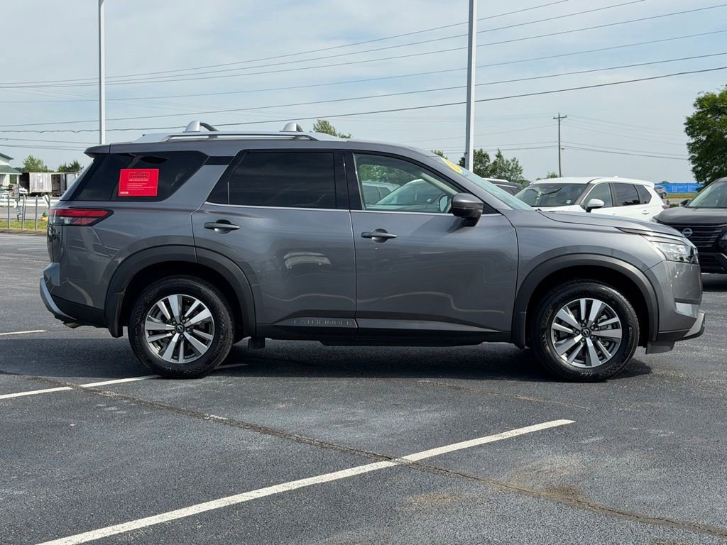 Used 2025 Nissan Pathfinder SL w/ Cargo Package FWD image 5