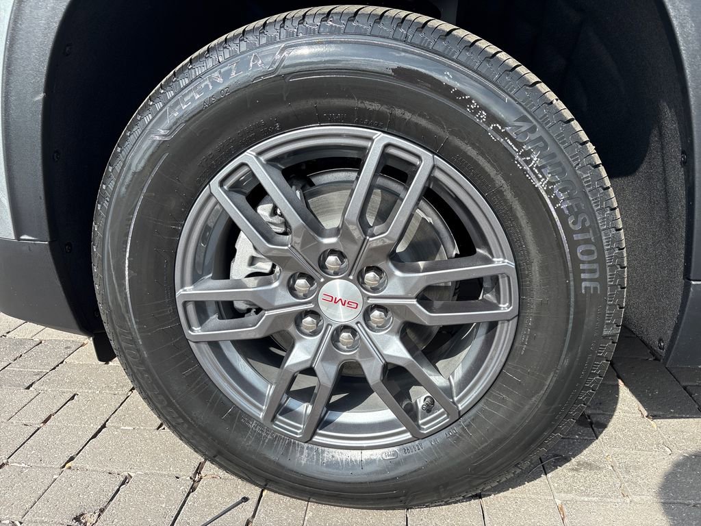 New 2026 GMC Acadia Elevation image 10