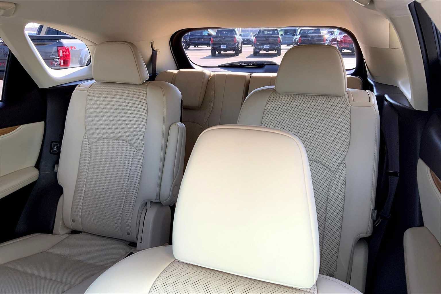 Used 2020 Lexus RX 450hL AWD w/ Premium Package image 35