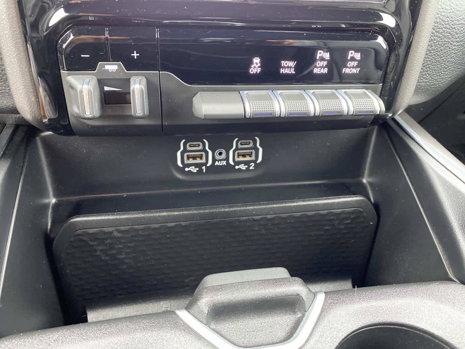 Used 2022 RAM 1500 Laramie w/ Sport Appearance Package AWD/4WD image 16