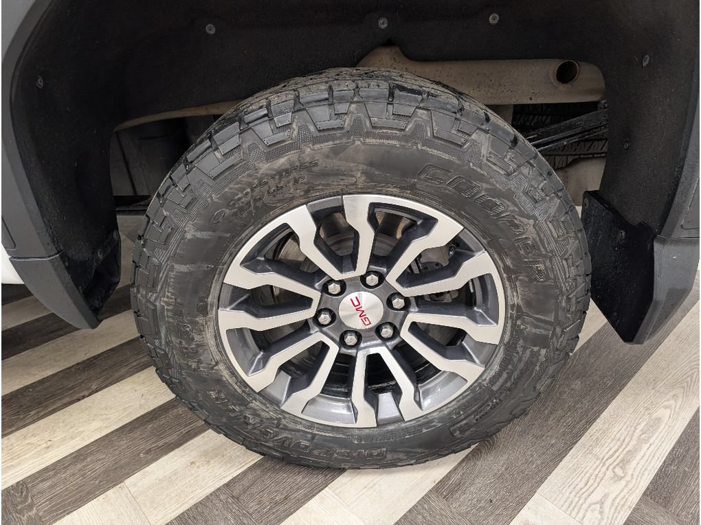 Used 2020 GMC Sierra 1500 AT4 w/ AT4 Premium Package AWD/4WD image 19
