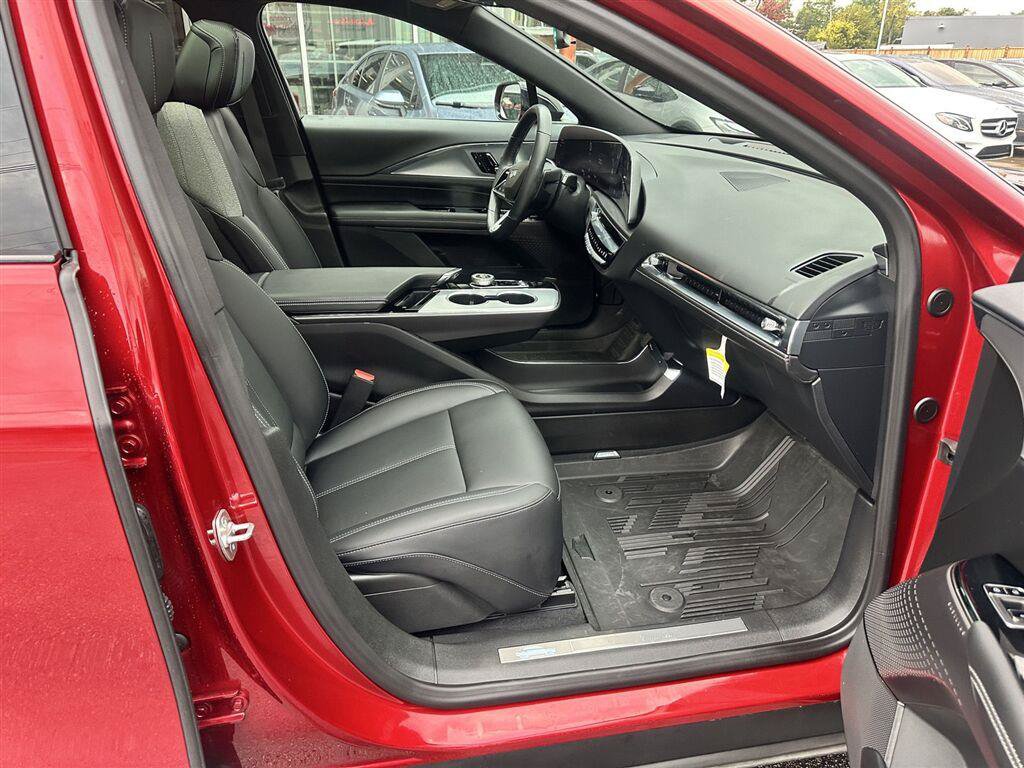 Used 2024 Cadillac Lyriq Tech w/ LPO, Floor Liner Package AWD/4WD image 9