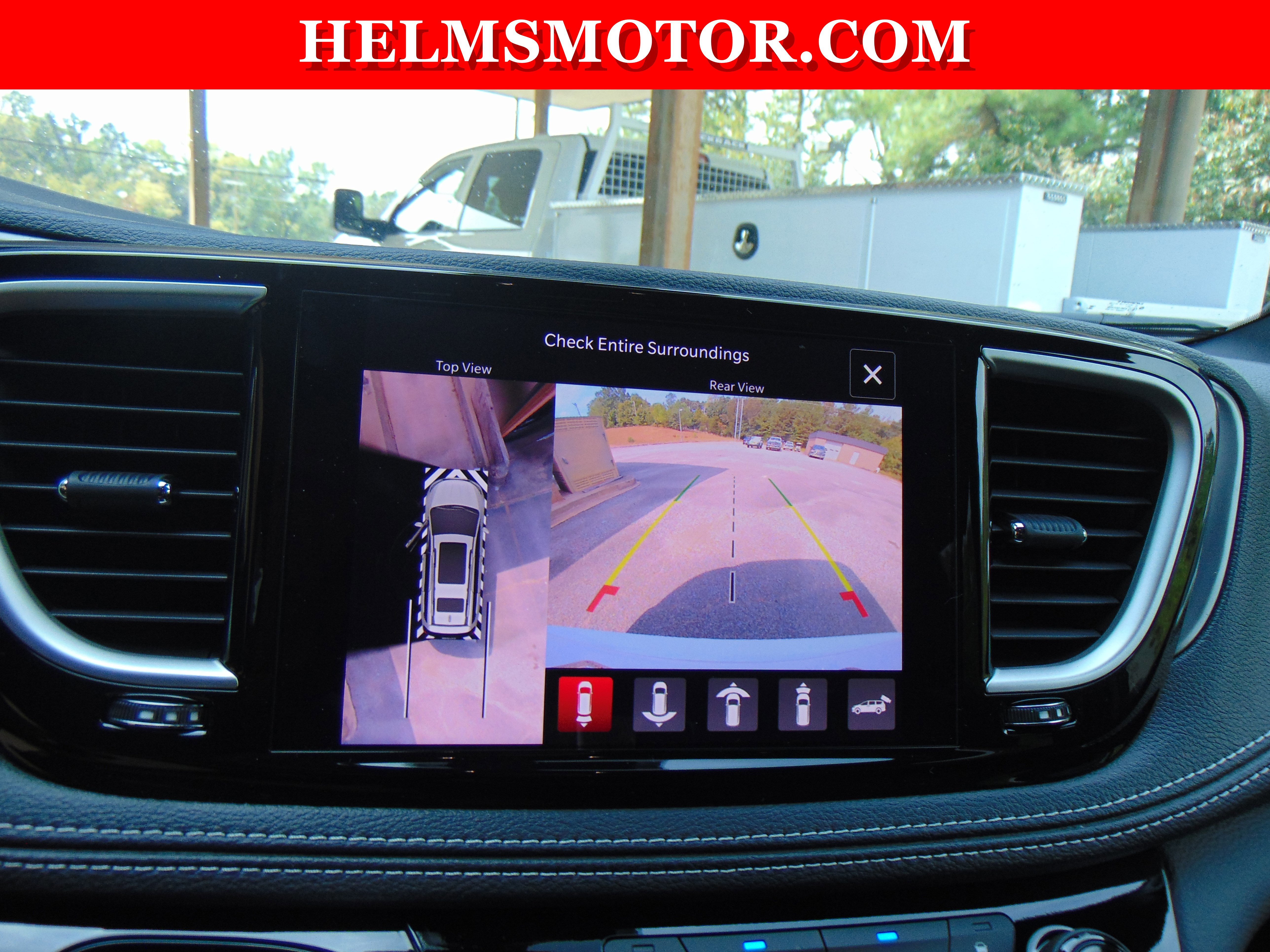 New 2026 Chrysler Pacifica Select image 30