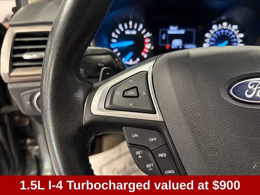 Used 2017 Ford Fusion SE FWD image 4
