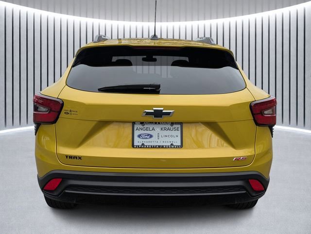 Used 2024 Chevrolet Trax RS w/ Sunroof Package FWD image 6