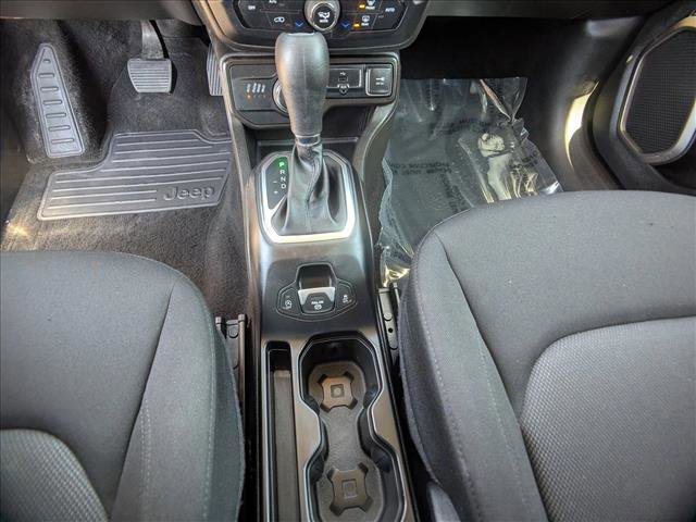 Used 2023 Jeep Renegade Latitude AWD/4WD image 12