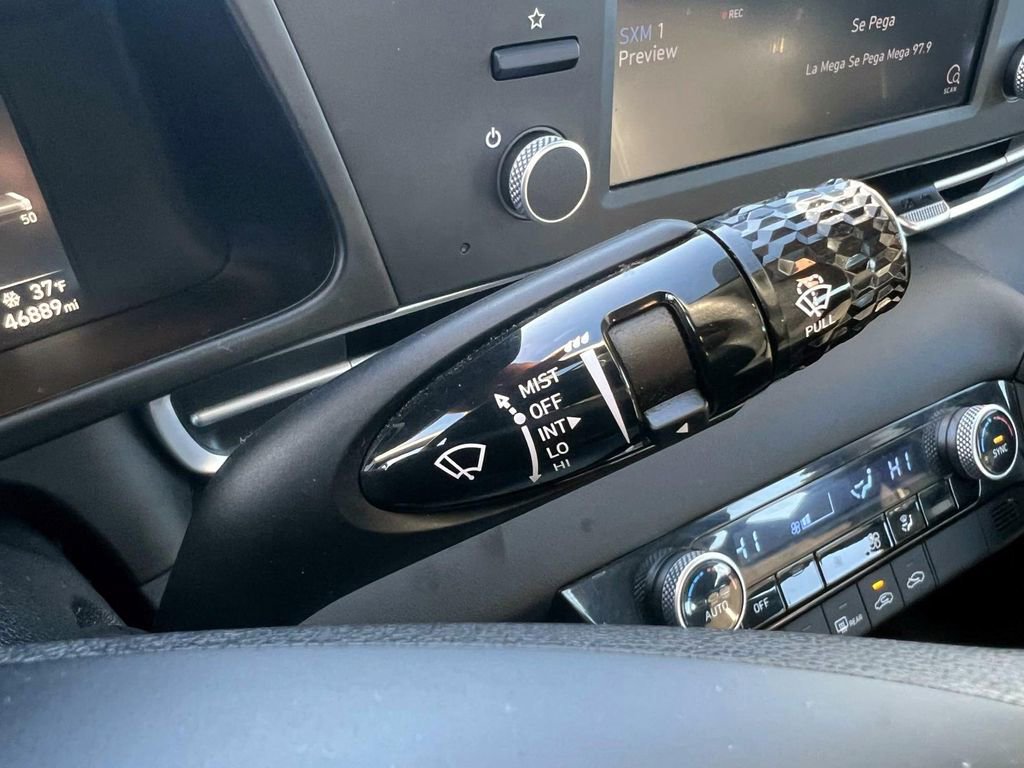 Certified 2022 Hyundai Elantra SEL image 31