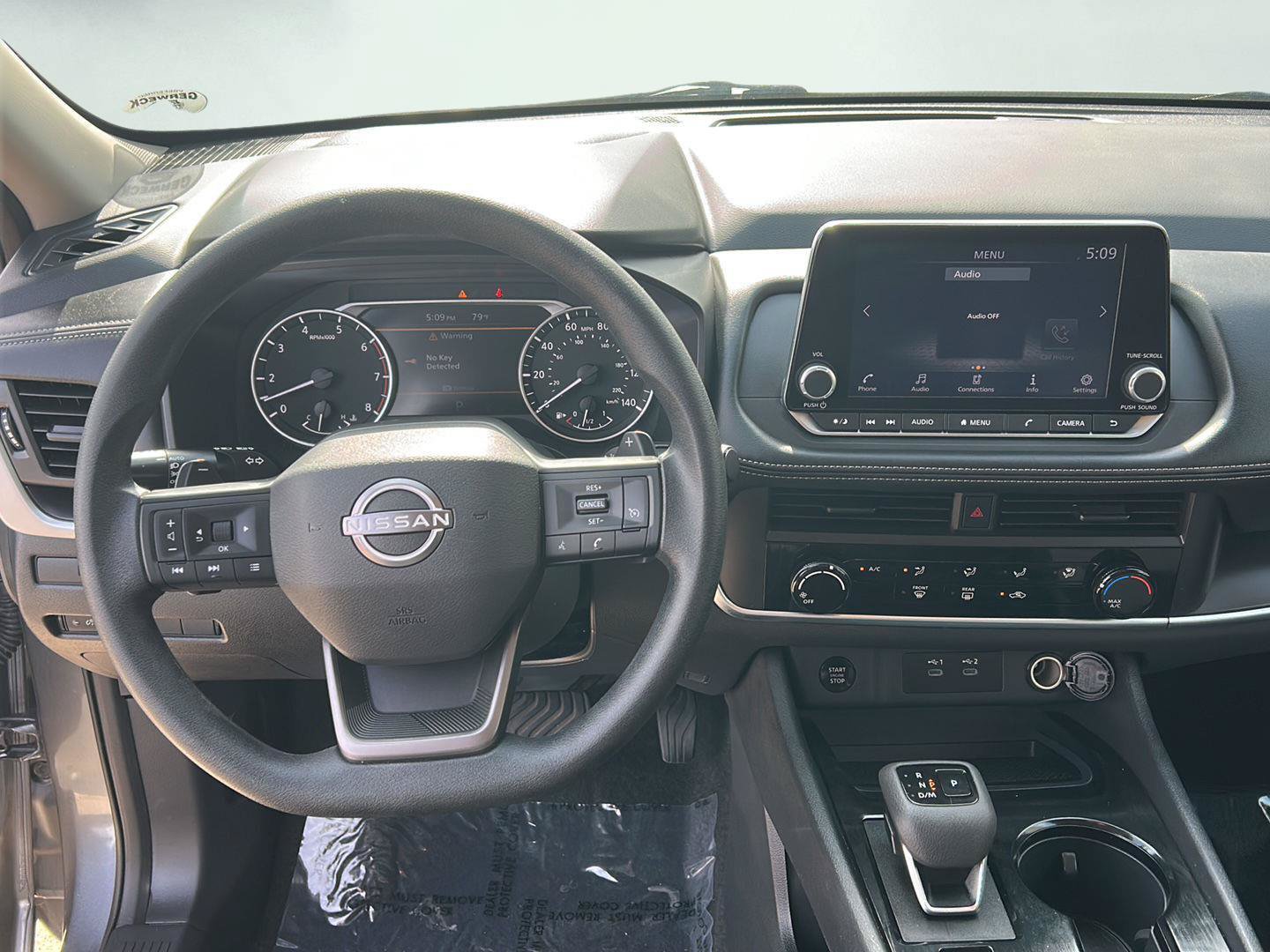 Used 2025 Nissan Rogue S AWD/4WD image 7