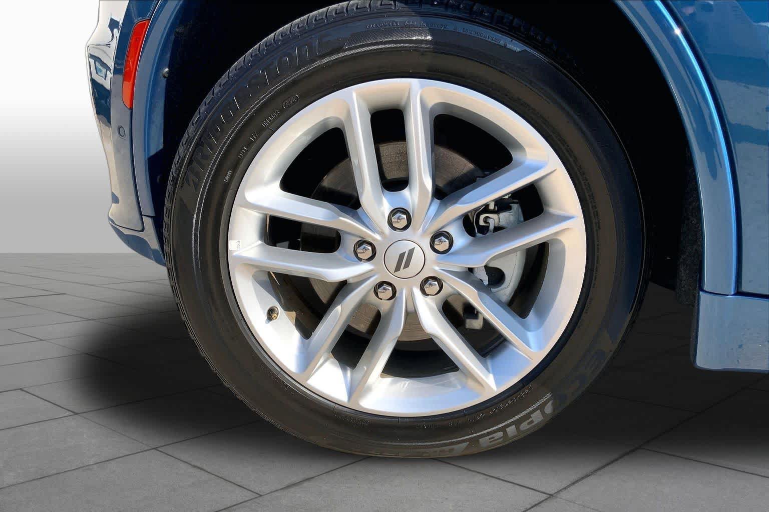 Used 2025 Dodge Durango GT AWD/4WD image 11