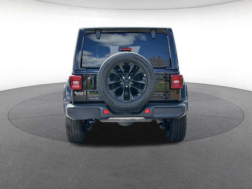 Certified 2025 Jeep Wrangler Unlimited Sahara AWD/4WD image 4