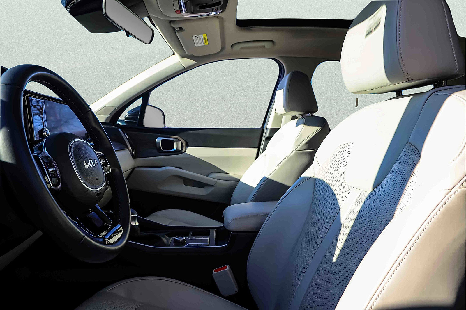 Certified 2023 Kia Sorento S w/ Panoramic Sunroof Package image 10