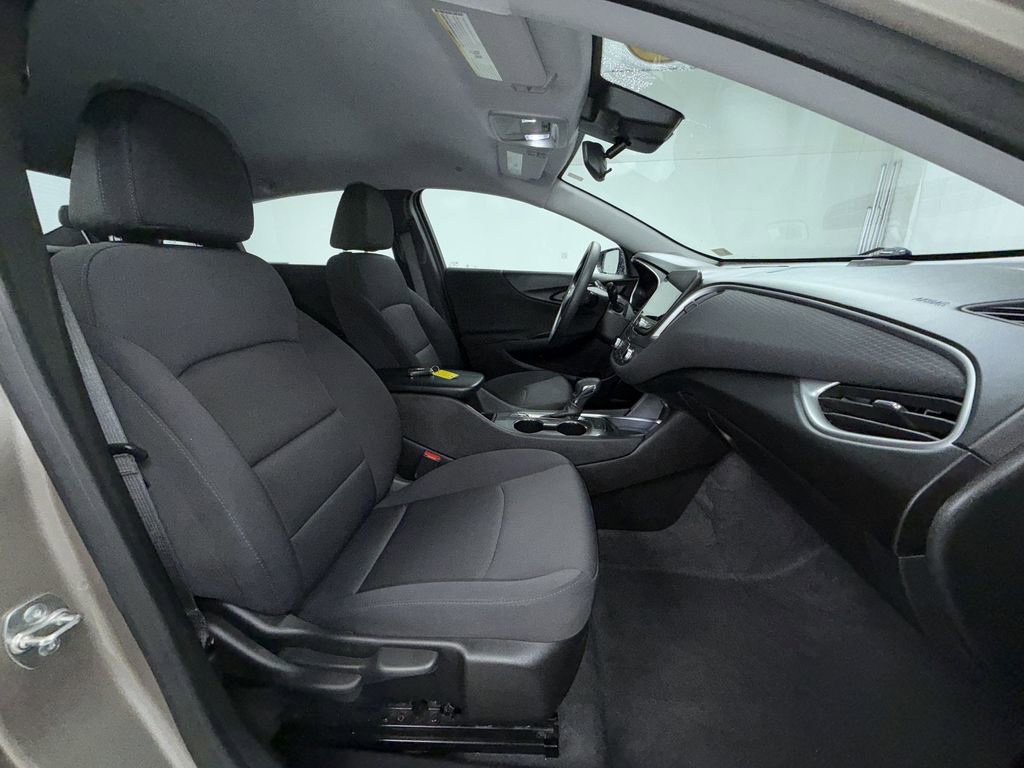 Used 2024 Chevrolet Malibu LT FWD image 5