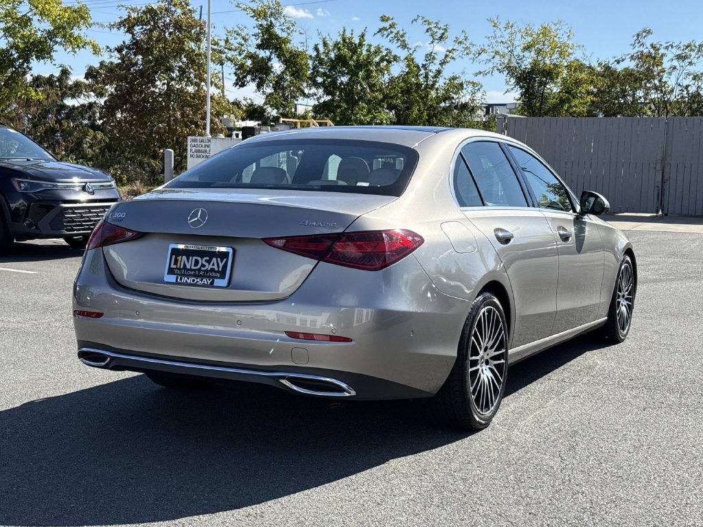 Used 2024 Mercedes-Benz C 300 4MATIC Sedan image 3