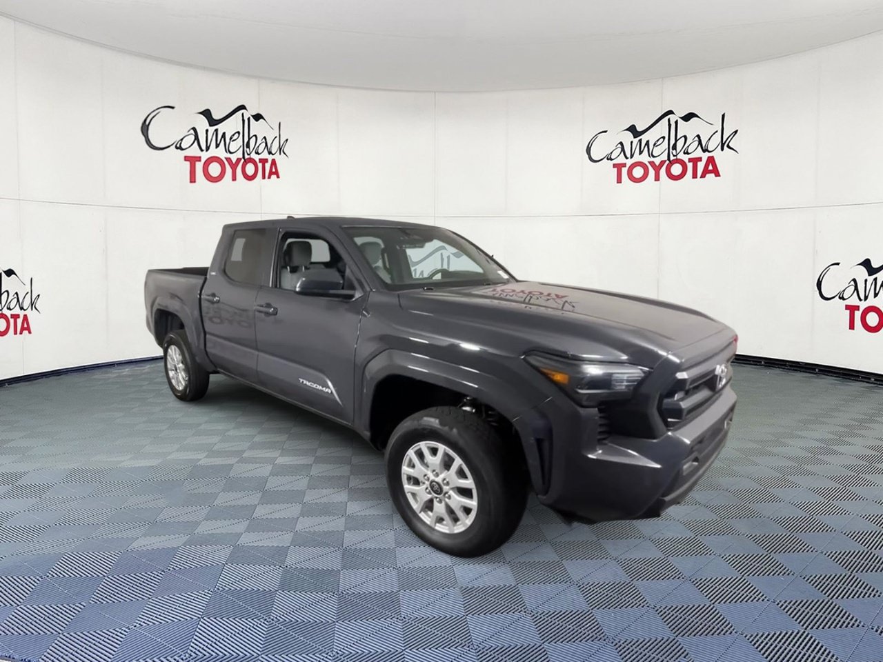 Used 2024 Toyota Tacoma SR5 AWD/4WD image 2