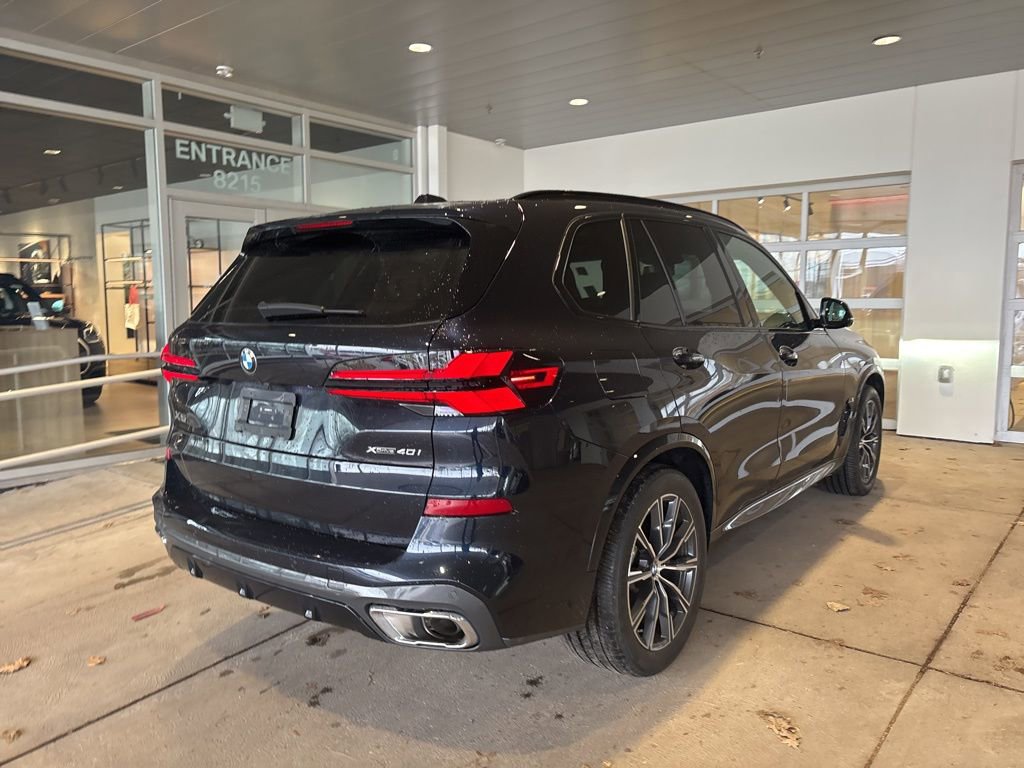 Used 2024 BMW X5 xDrive40i w/ M Sport Package image 3