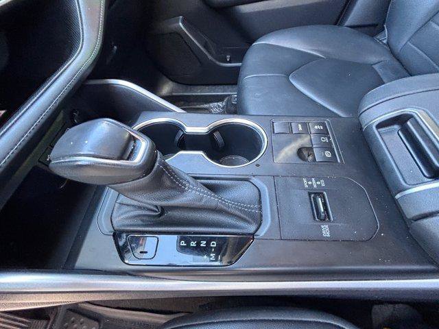 Used 2023 Toyota Highlander XLE FWD image 10