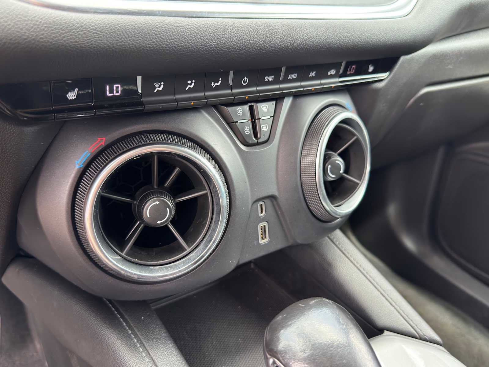 Used 2019 Chevrolet Blazer LT FWD image 17