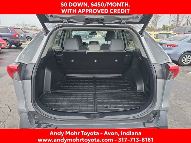 Used 2021 Toyota RAV4 XLE Premium image 12