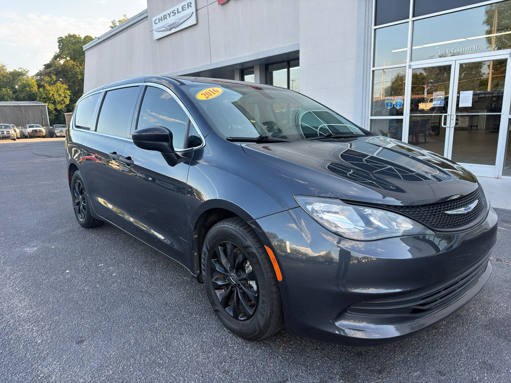 Used 2019 Chrysler Pacifica L image 2
