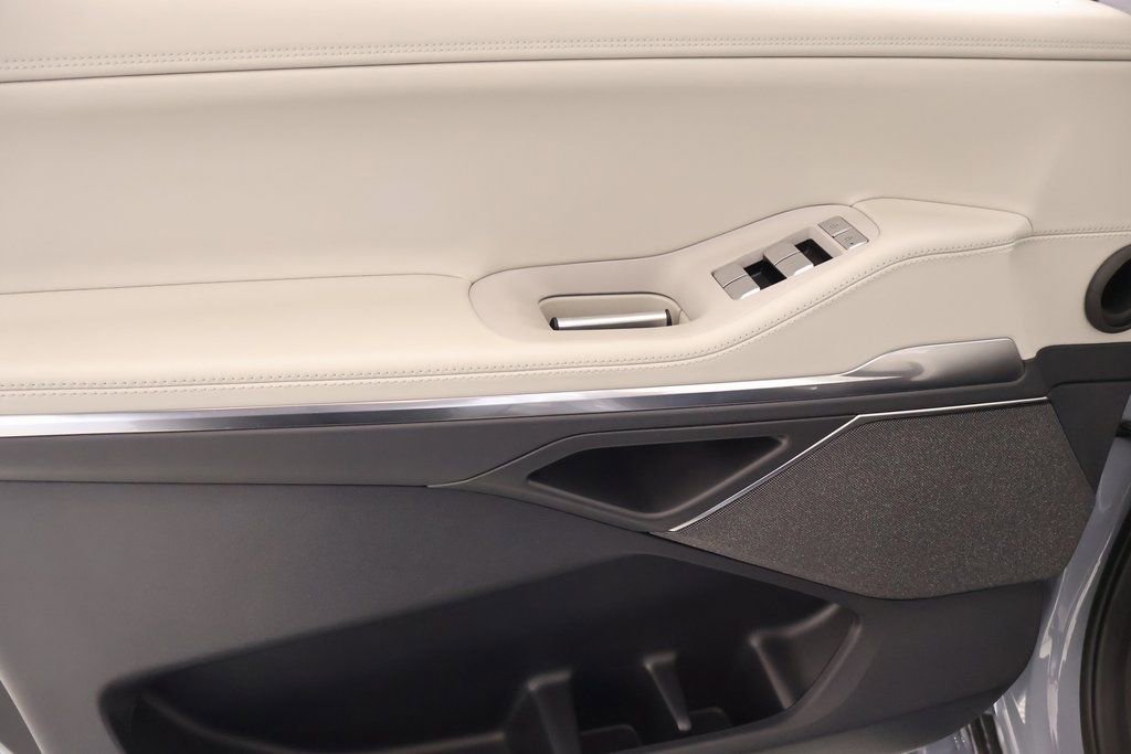 New 2025 Lincoln Navigator Reserve image 17