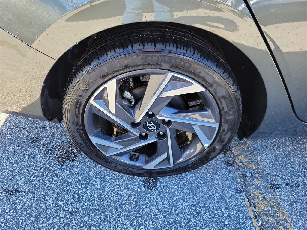 Certified 2025 Hyundai Elantra Sport image 5