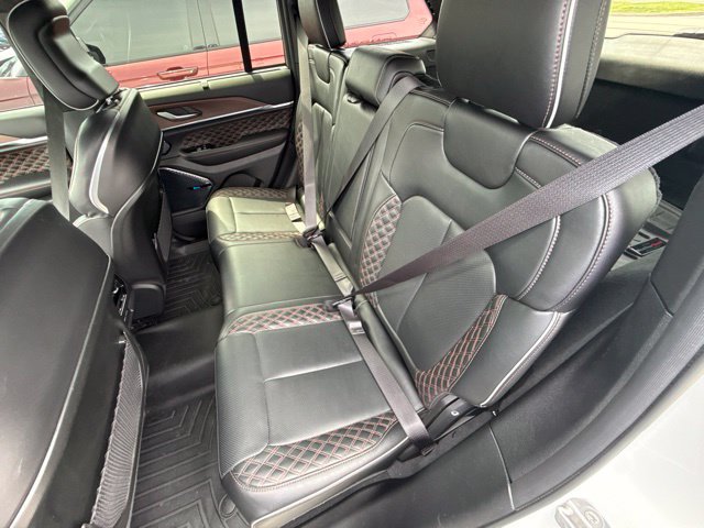 Used 2022 Jeep Grand Cherokee Summit w/ Luxury Tech Group V AWD/4WD image 29