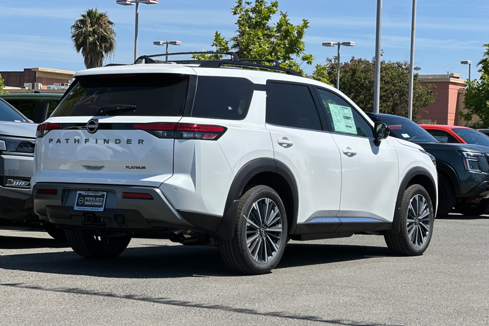 New 2026 Nissan Pathfinder Platinum FWD image 4