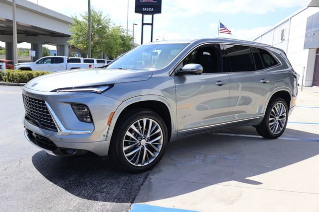 New 2026 Buick Enclave Avenir w/ Super Cruise Package FWD image 3