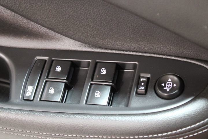 Used 2020 Buick Envision Essence image 11