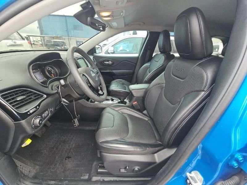 Used 2023 Jeep Cherokee Altitude Lux w/ Mopar Interior Package AWD/4WD image 14