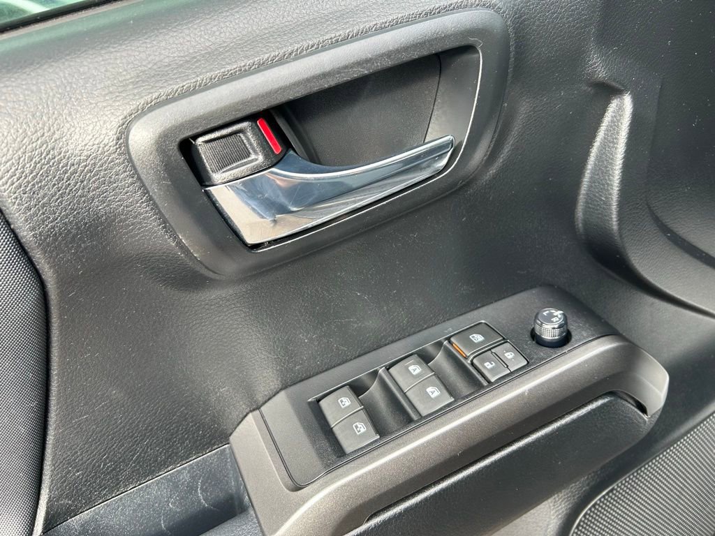 Used 2021 Toyota Tacoma TRD Off-Road image 17