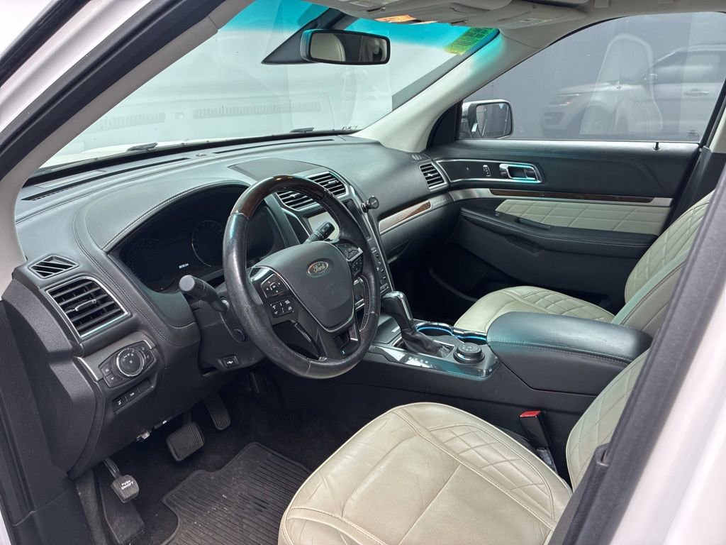 Used 2016 Ford Explorer Platinum AWD/4WD image 11