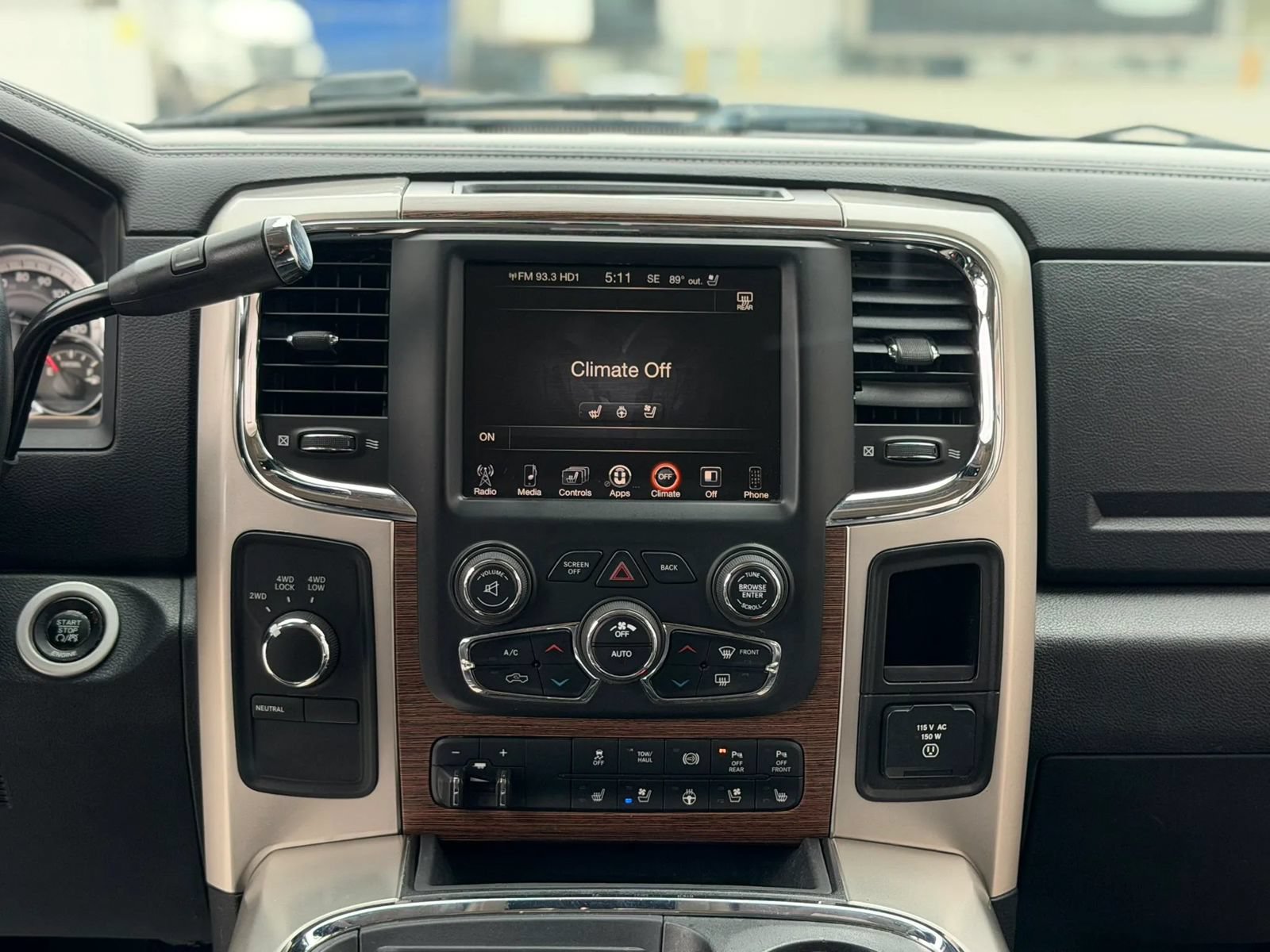 Used 2016 RAM 2500 Laramie AWD/4WD image 28