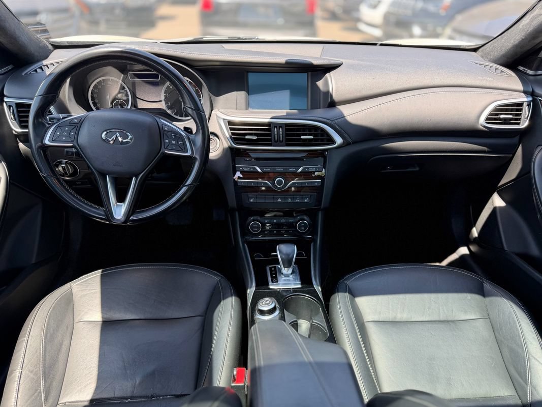Used 2017 INFINITI QX30 Premium w/ Navigation Package AWD/4WD image 11