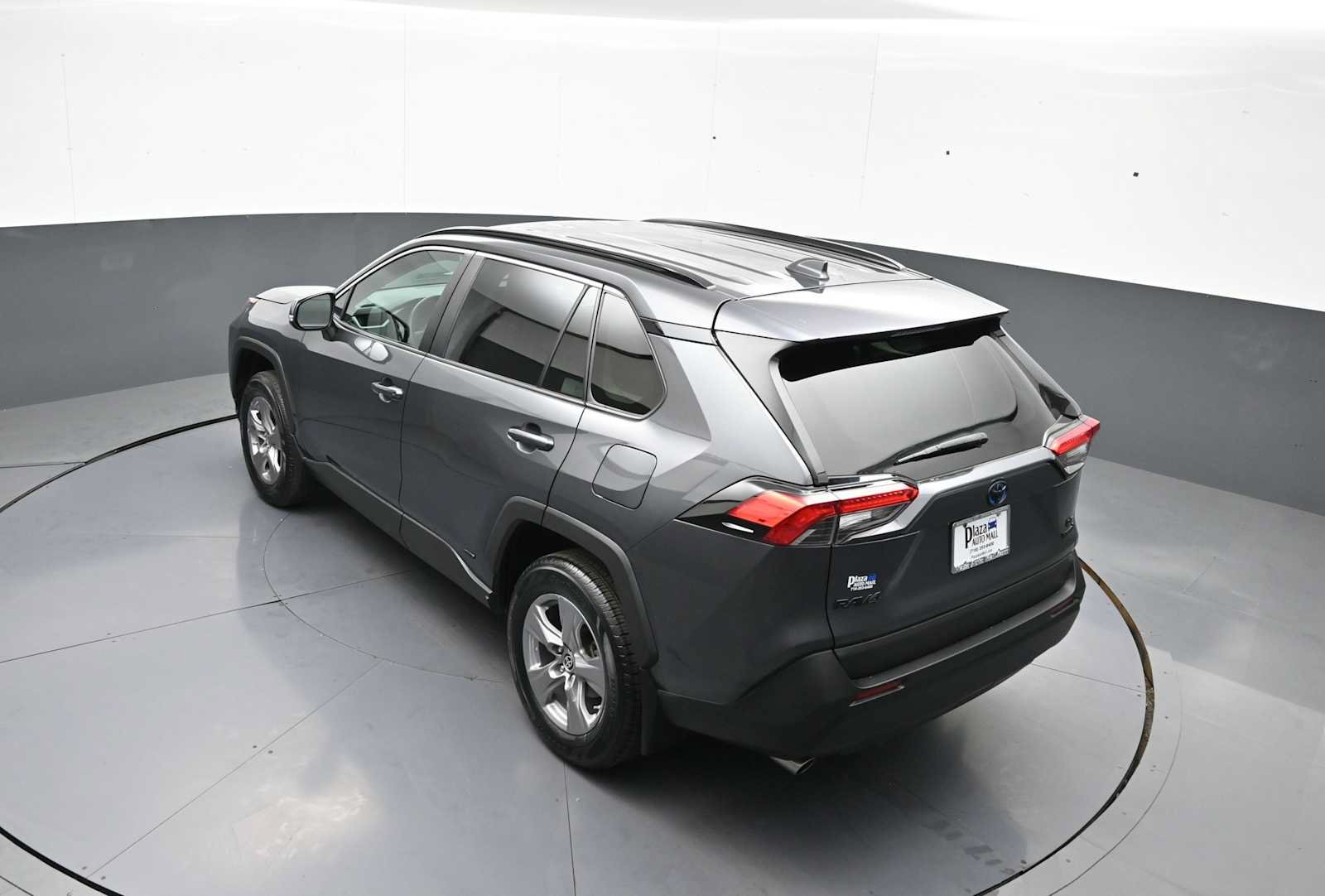 Used 2023 Toyota RAV4 LE AWD/4WD image 40