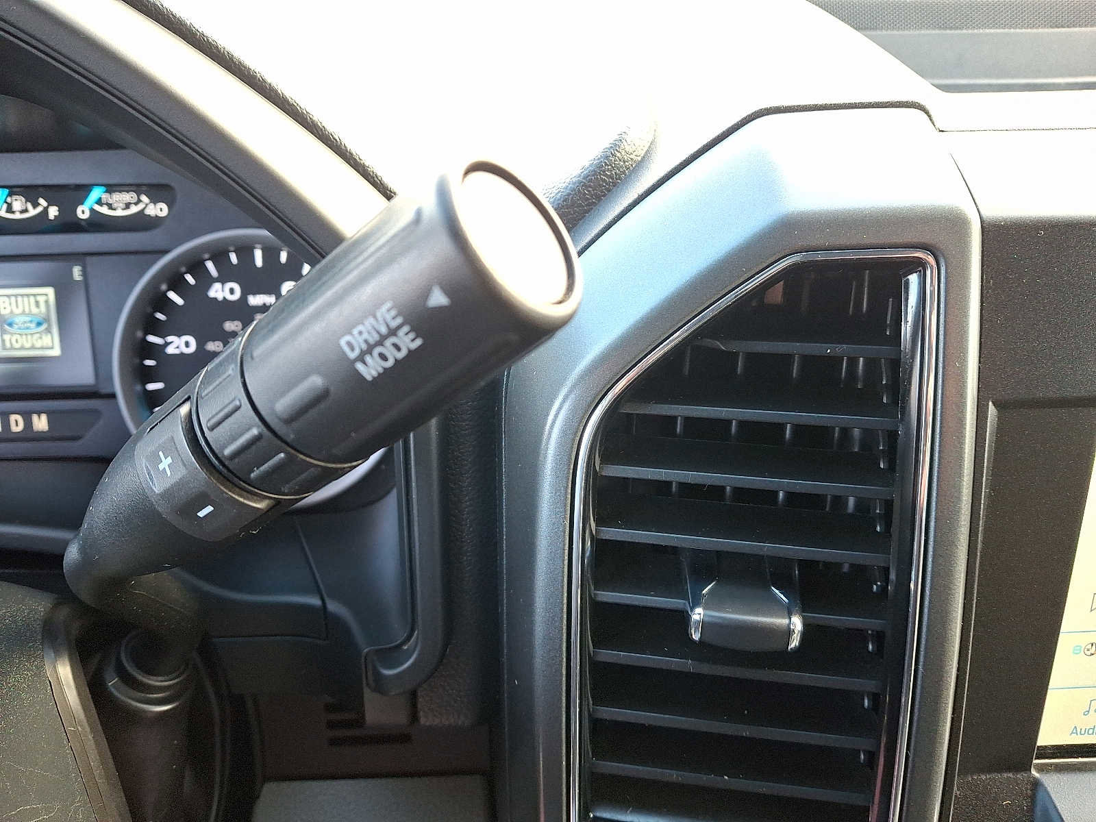 Certified 2022 Ford F350 XLT w/ Snow Plow Prep Package image 14