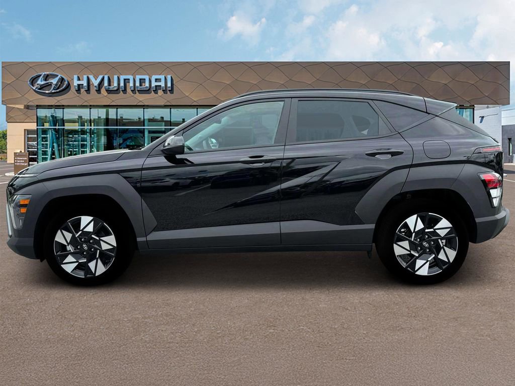 Used 2025 Hyundai Kona SEL image 3