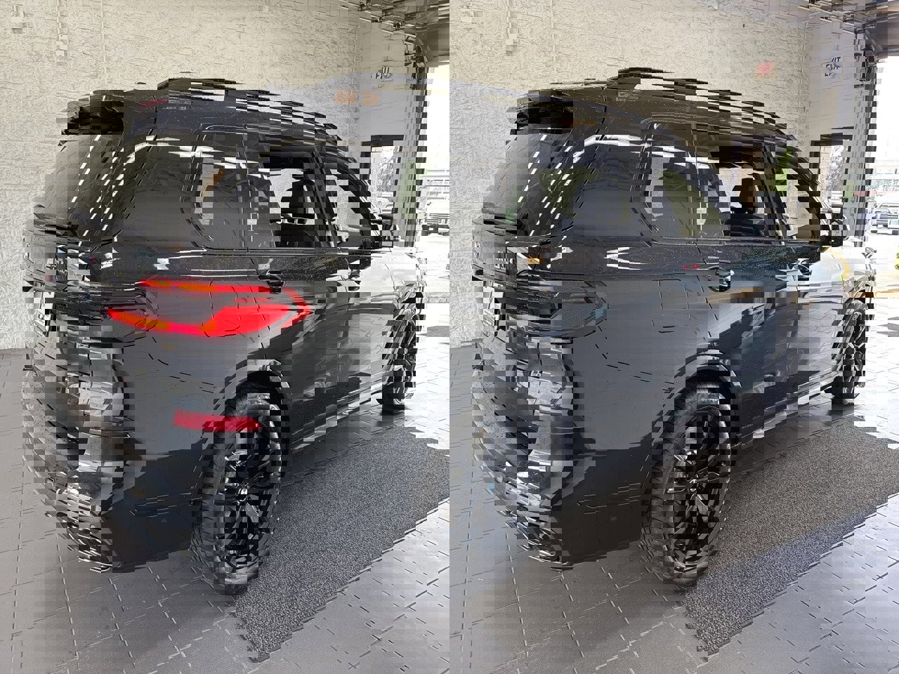 New 2026 BMW X7 M60i image 8